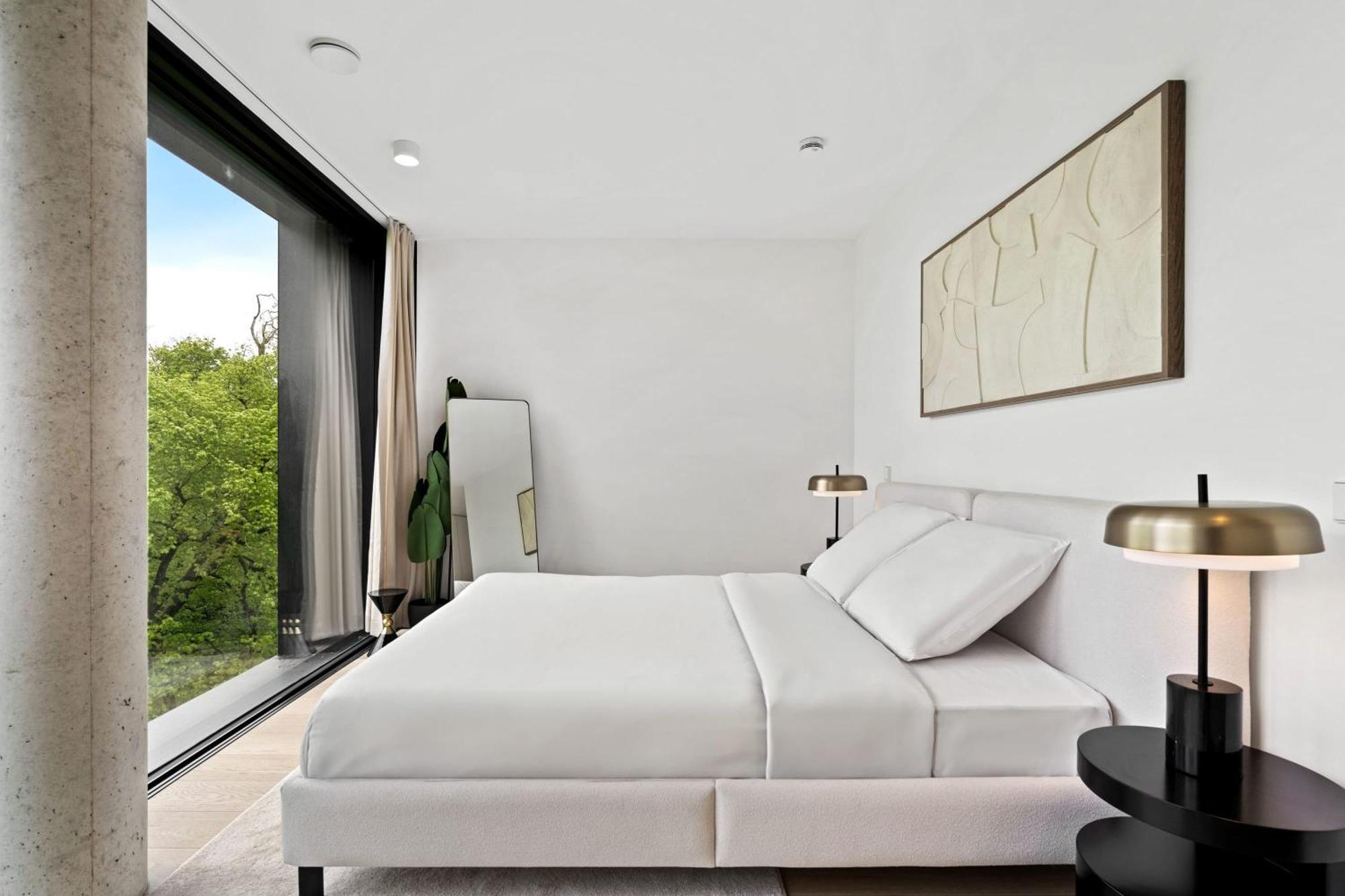 Luxury Haute Haven Queen Bed & Views Appartamento Lussemburgo
